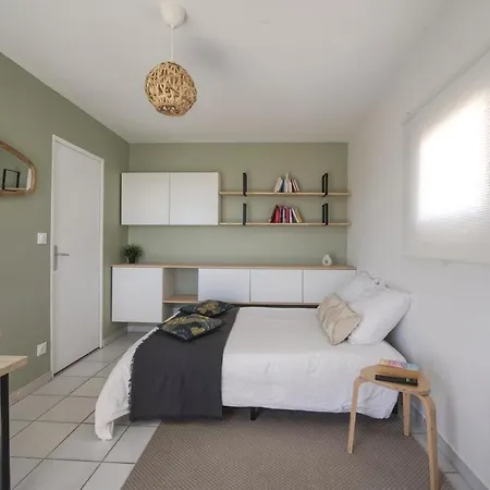 La Palm Yourhosthelper *