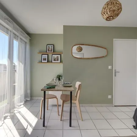 La Palm Yourhosthelper Nîmes