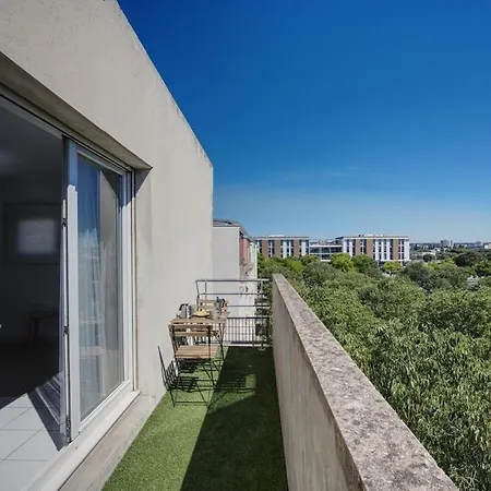 La Palm Yourhosthelper * Nimes